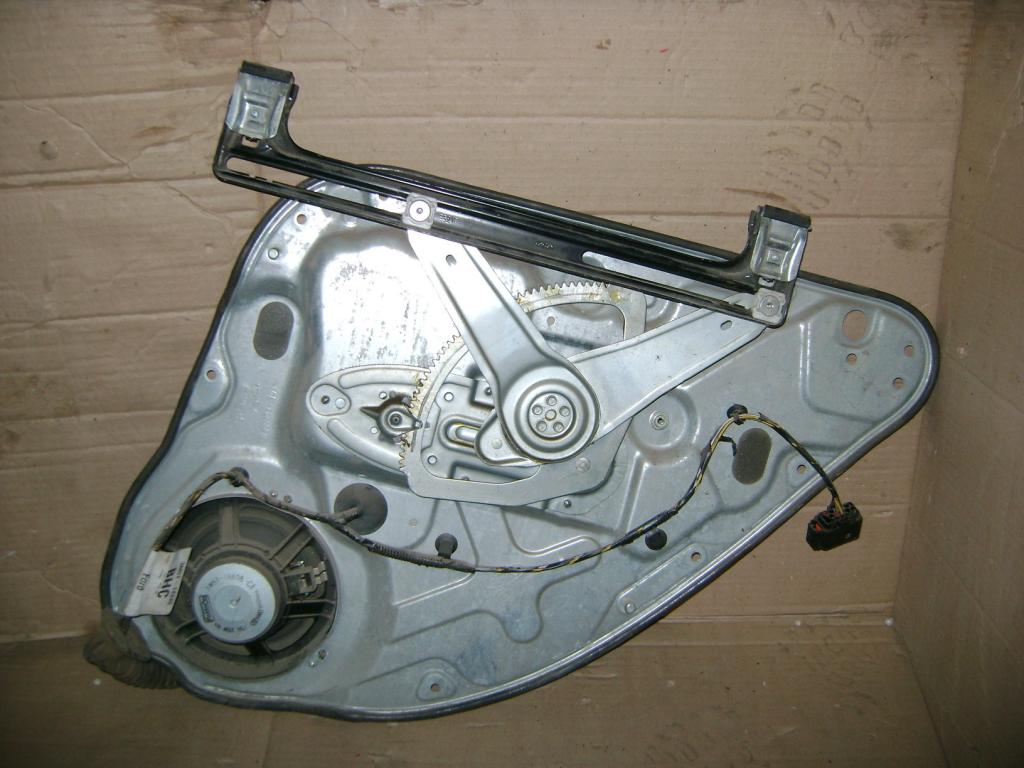 Стеклоподъемник механический задний левый, 500 рублей, Пермь