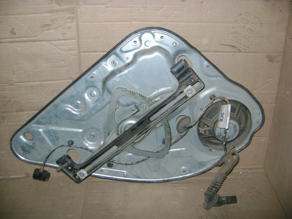 Стеклоподъемник механический задний правый, 500 рублей, Пермь