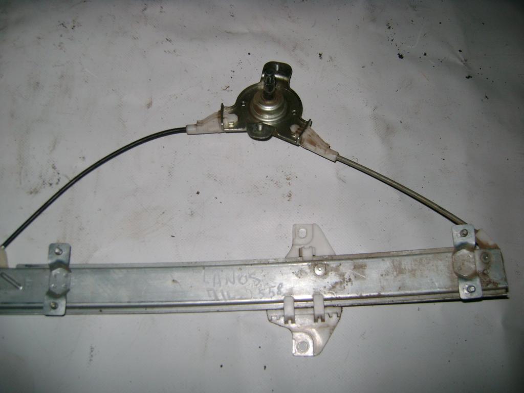 Стеклоподъемник механический передний левый, 500 рублей, Пермь