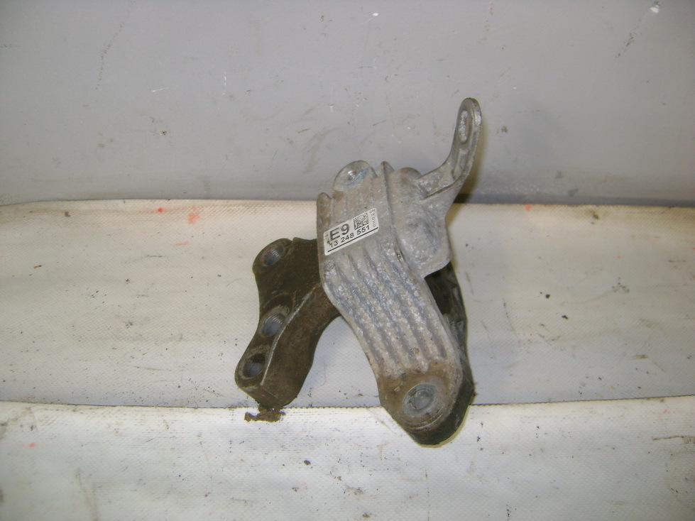 Опора КПП левая, 1600 рублей, Пермь