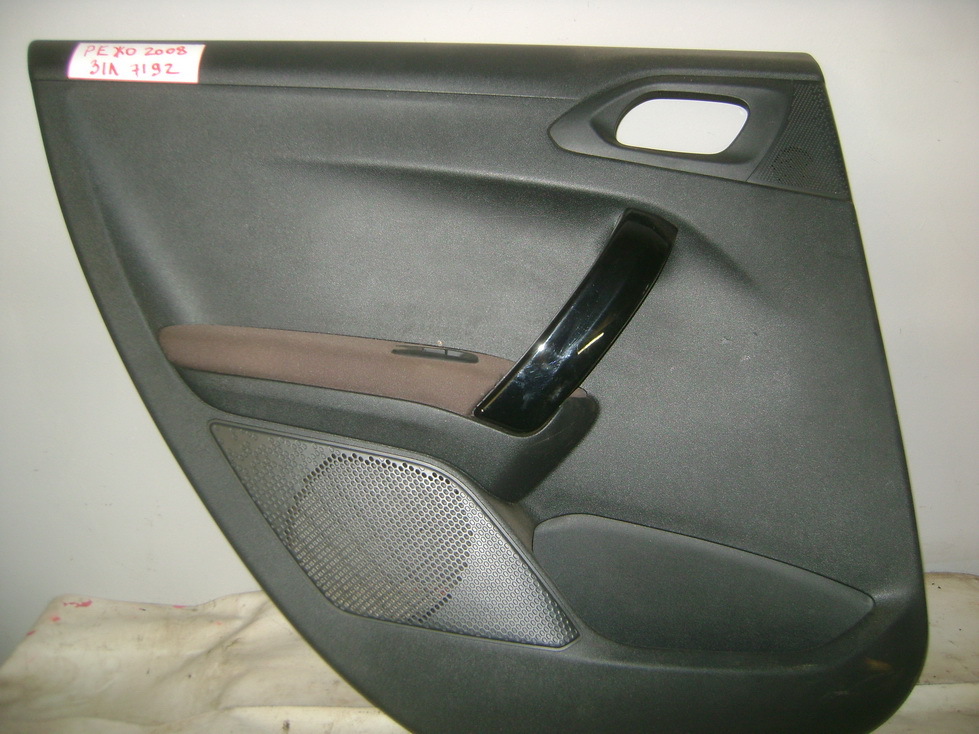 Обшивка двери задней левой, 2500 рублей, Пермь