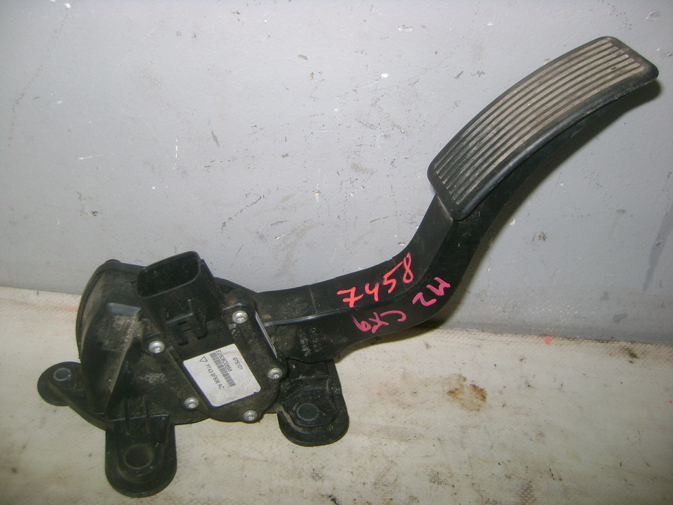 Педаль газа, 2000 рублей, Пермь