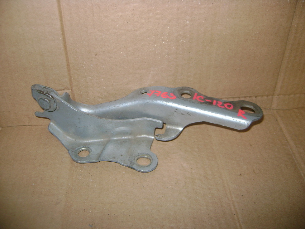 Петля капота правая, 850 рублей, Пермь