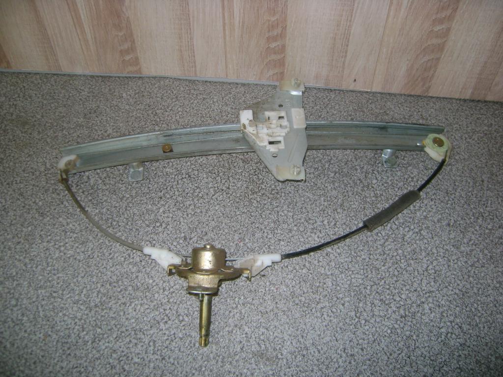 Стеклоподъемник механический задний правый, 500 рублей, Пермь