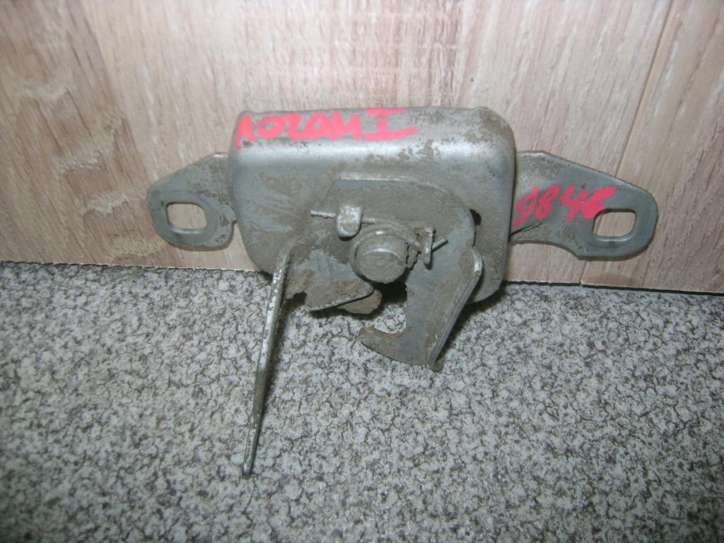 Замок капота, 550 рублей, Пермь