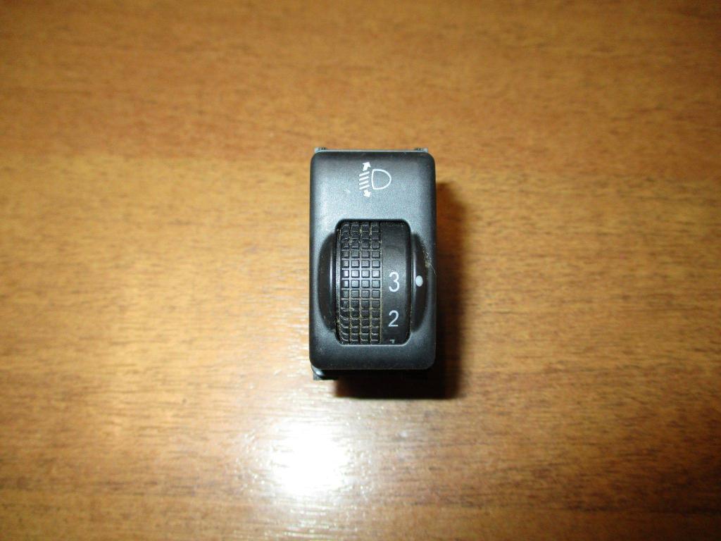 Кнопка корректора фар, 500 рублей, Пермь