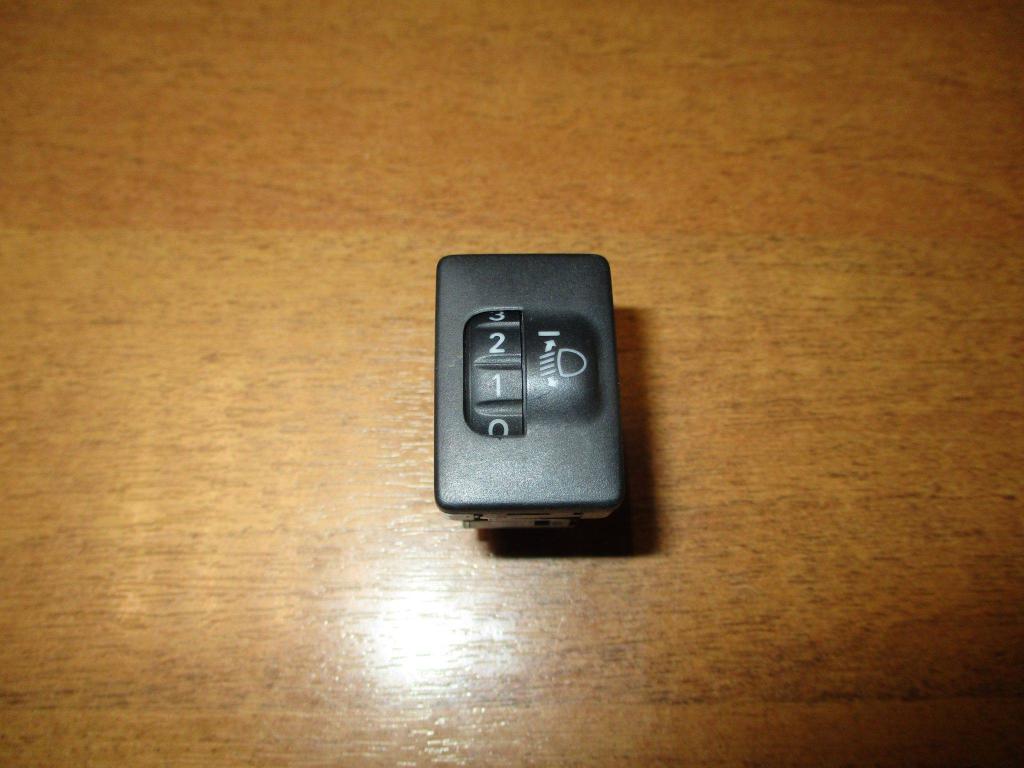 Кнопка корректора фар, 500 рублей, Пермь