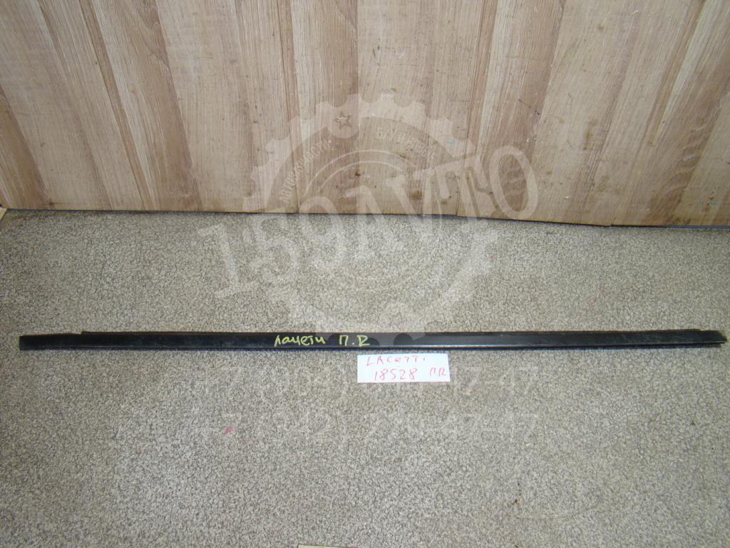 Накладка стекла переднего правого, 500 рублей, Пермь