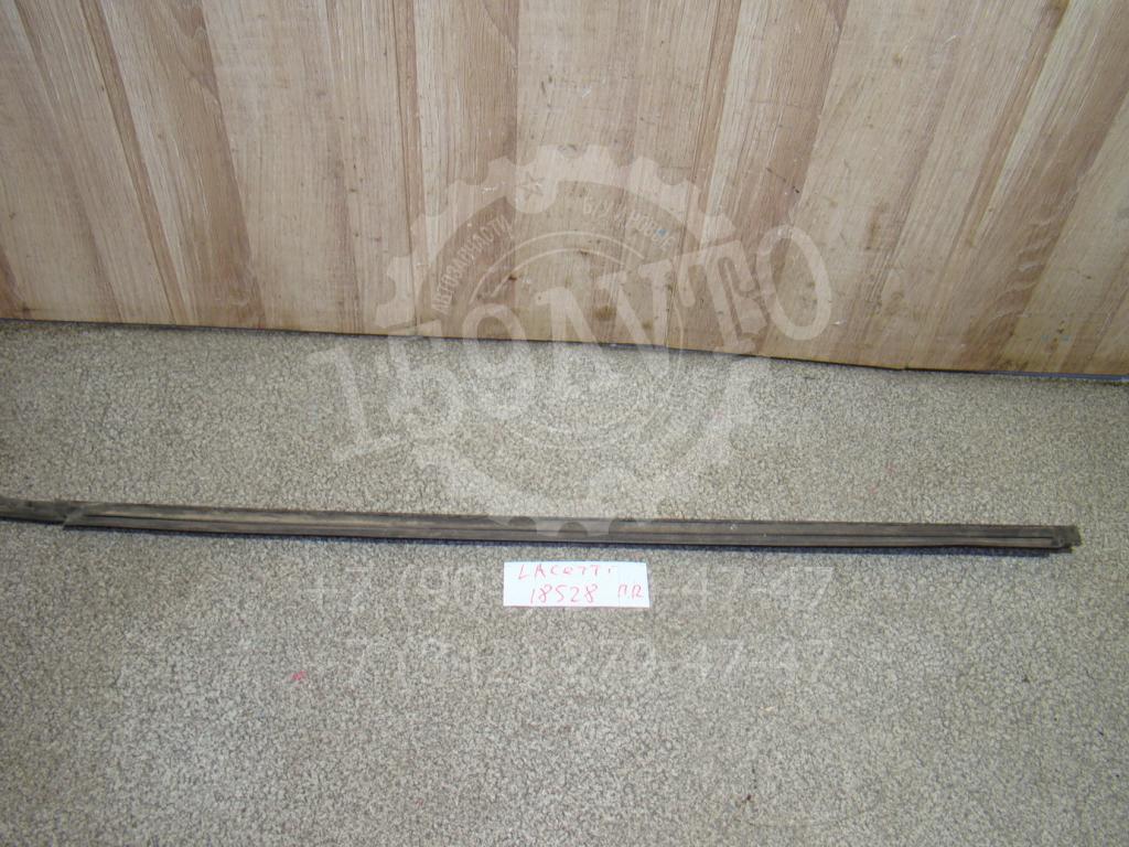 Накладка стекла переднего правого, 500 рублей, Пермь