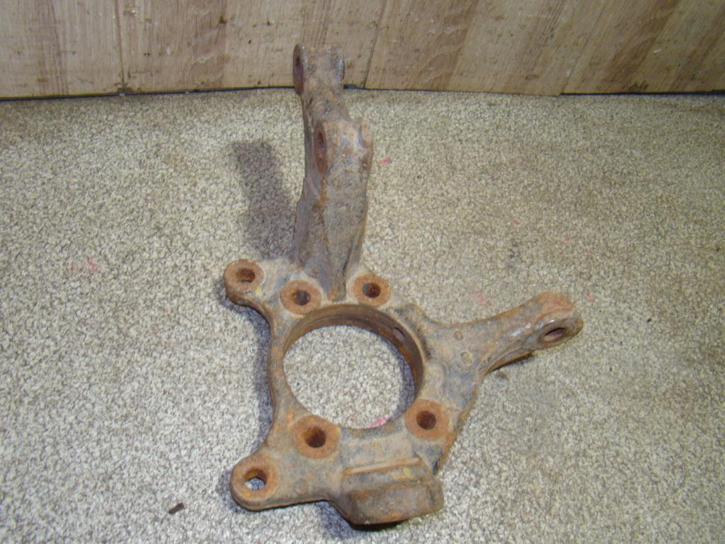 Кулак поворотный передний правый, 2500 рублей, Пермь