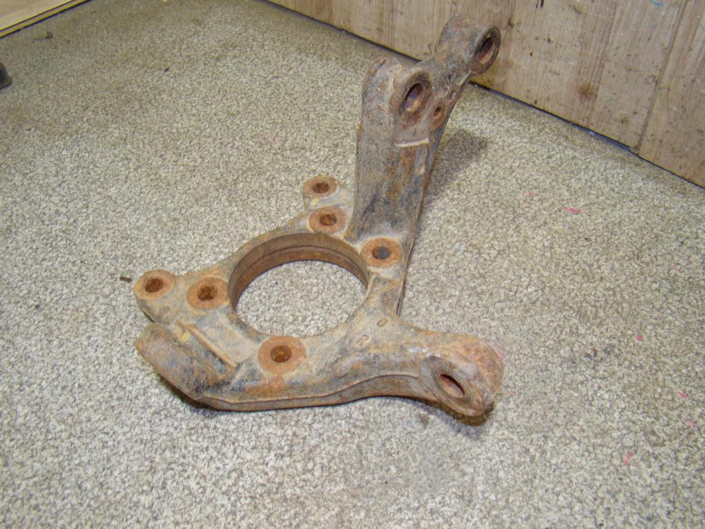 Кулак поворотный передний правый, 2500 рублей, Пермь