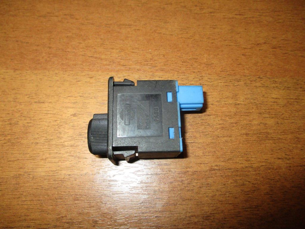 Кнопка корректора фар, 500 рублей, Пермь