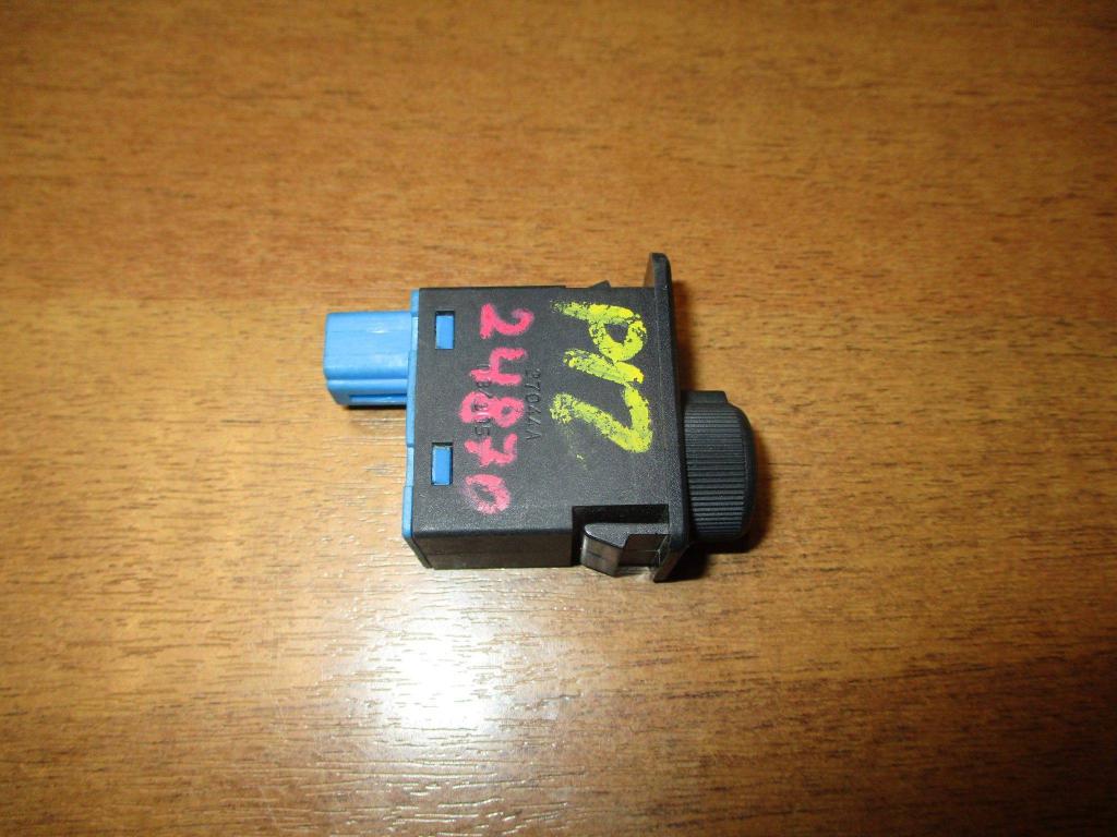 Кнопка корректора фар, 500 рублей, Пермь