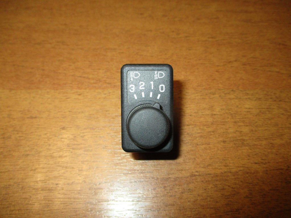 Кнопка корректора фар, 500 рублей, Пермь