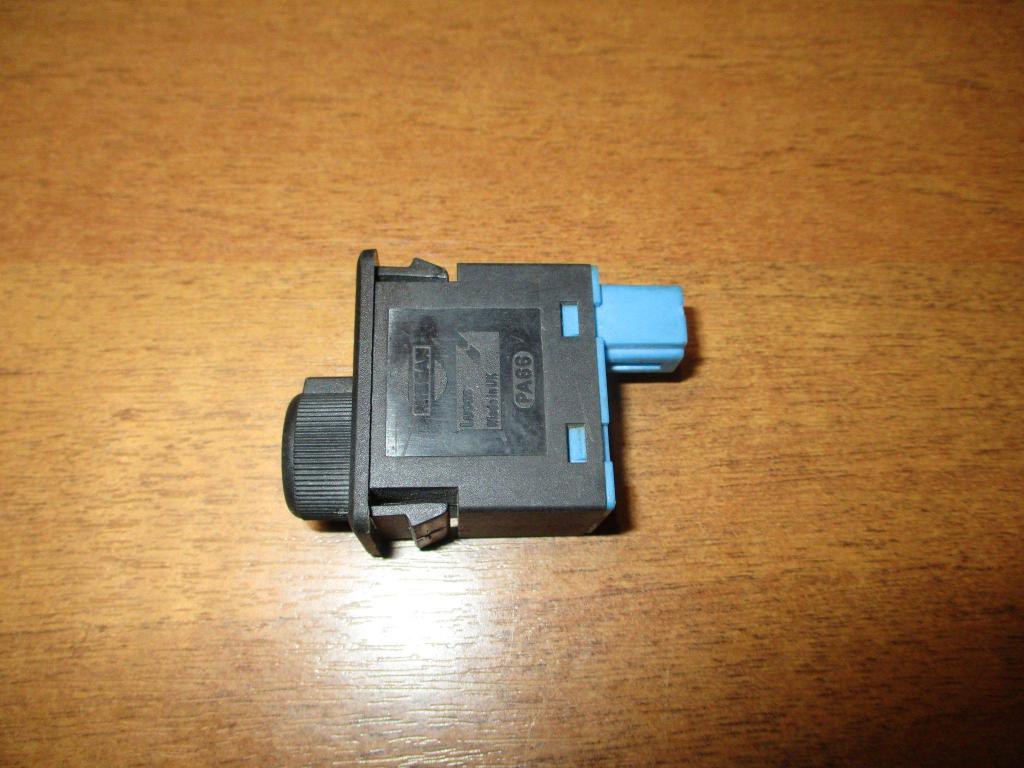 Кнопка корректора фар, 500 рублей, Пермь