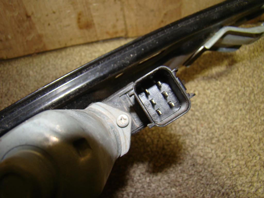 Стеклоподъемник задний правый, 2000 рублей, Пермь