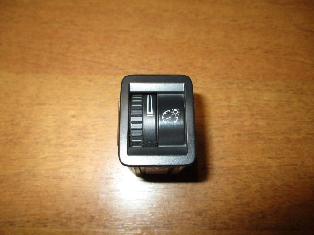 Кнопка освещения панели приборов, 500 рублей, Пермь