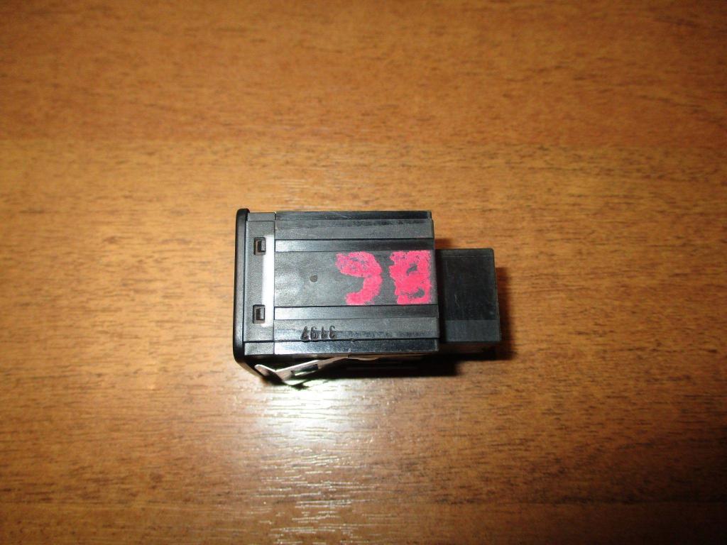 Кнопка освещения панели приборов, 500 рублей, Пермь