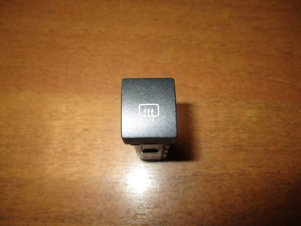 Кнопка обогрева заднего стекла, 500 рублей, Пермь