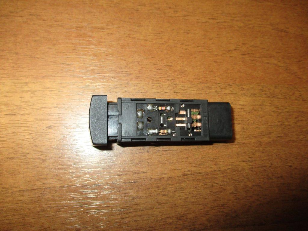 Кнопка обогрева сидений, 500 рублей, Пермь