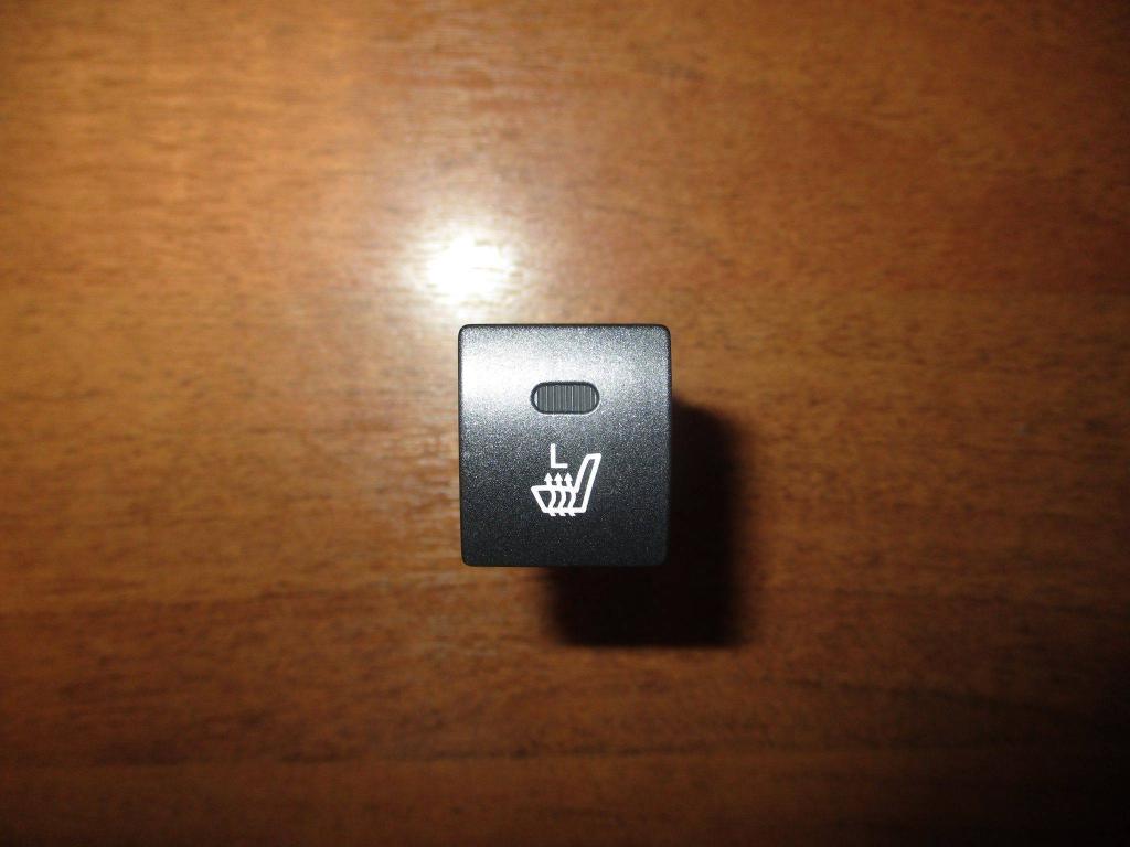 Кнопка обогрева сидений, 500 рублей, Пермь