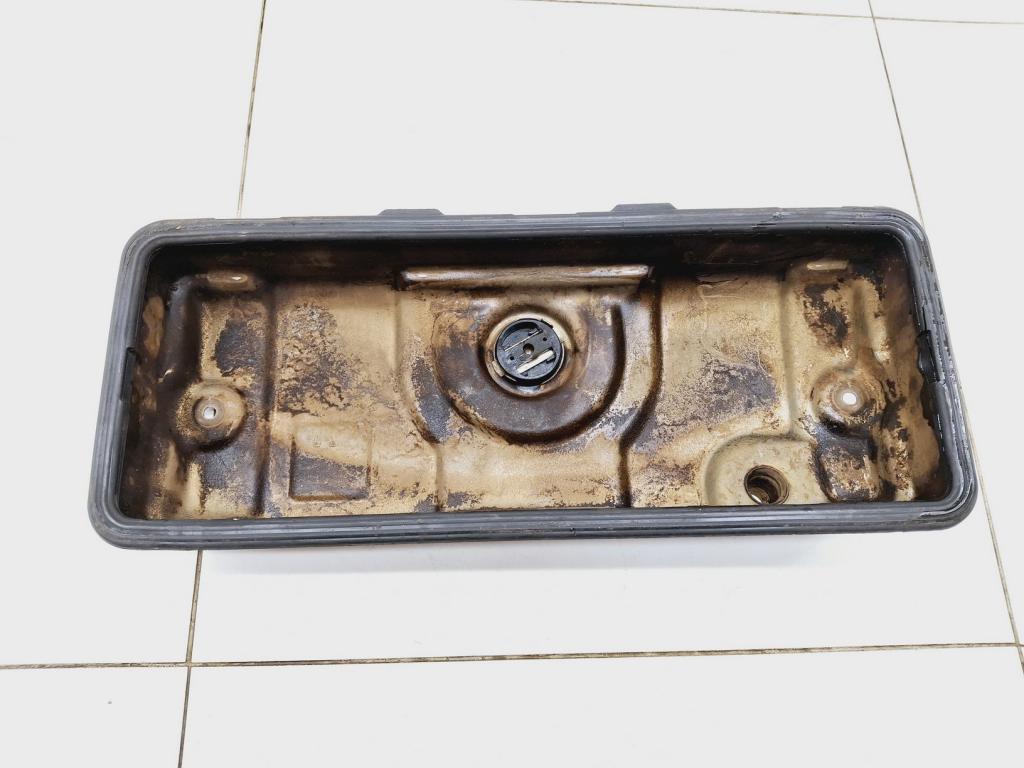 Крышка головки блока клапанная, 1500 рублей, Пермь