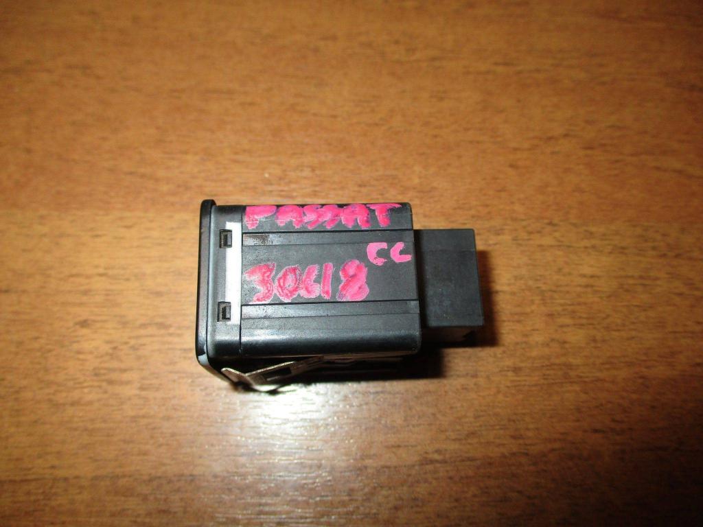 Кнопка освещения панели приборов, 500 рублей, Пермь