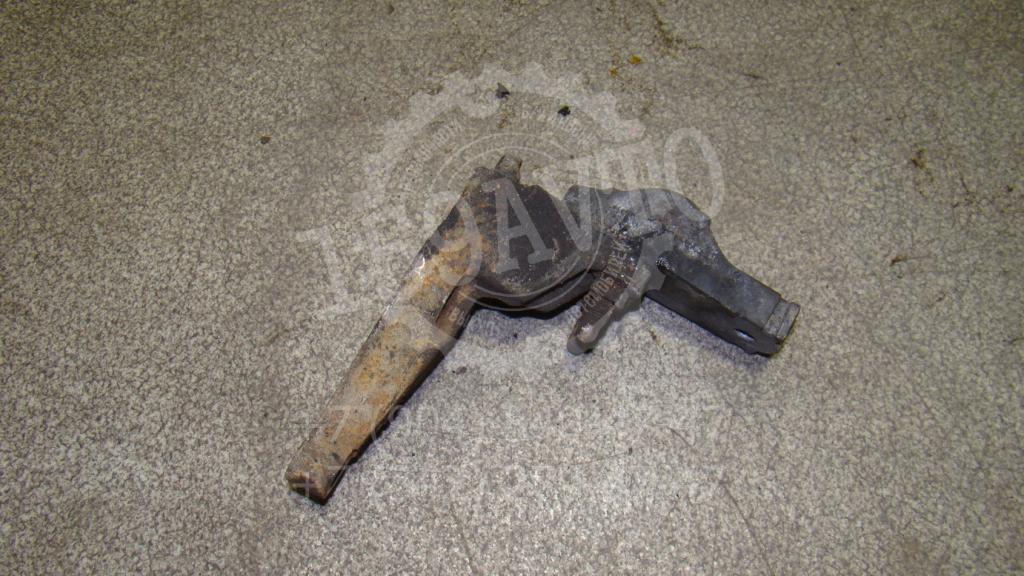 Кронштейн двигателя правый, 500 рублей, Пермь