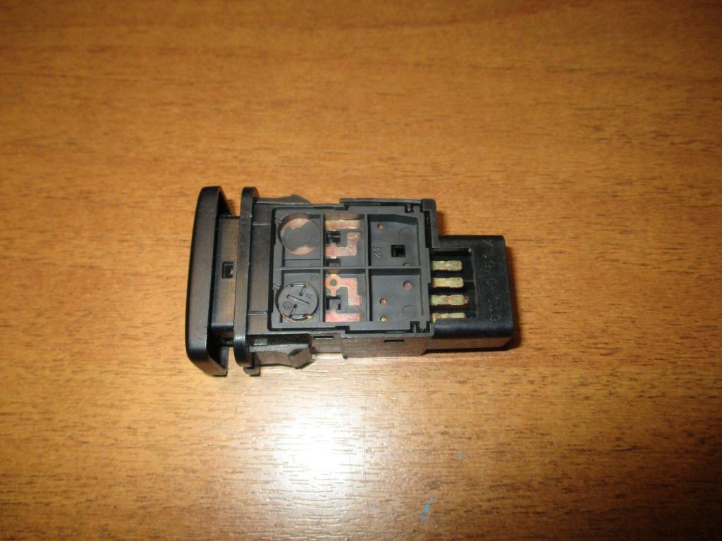 Кнопка открывания лючка бензобака, 550 рублей, Пермь