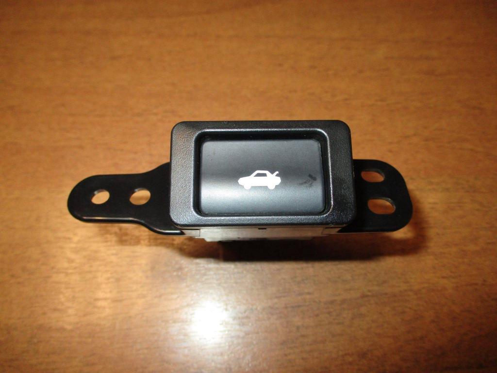 Кнопка открывания багажника, 1800 рублей, Пермь