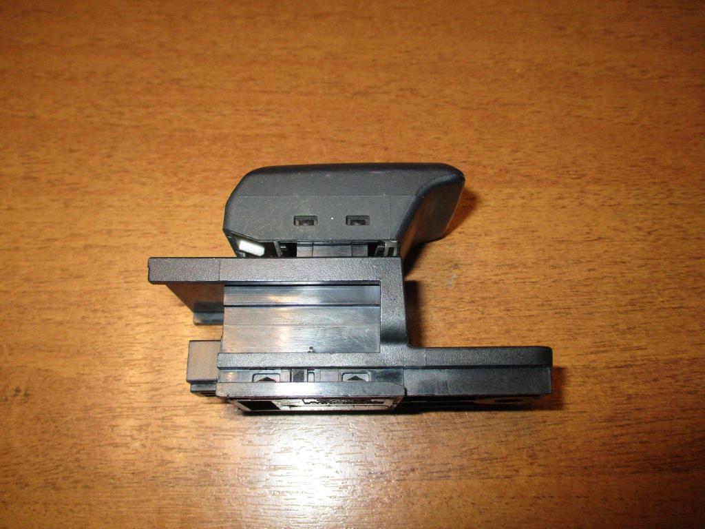 Кнопка фиксатора стояночного тормоза, 2000 рублей, Пермь