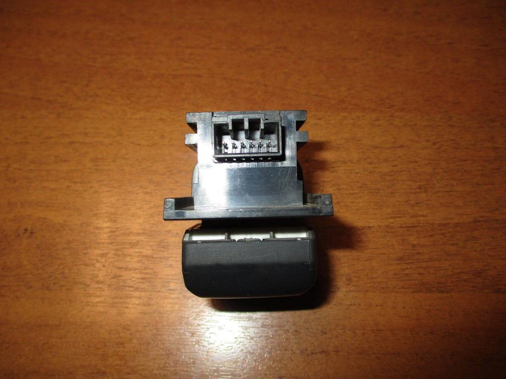 Кнопка фиксатора стояночного тормоза, 2000 рублей, Пермь