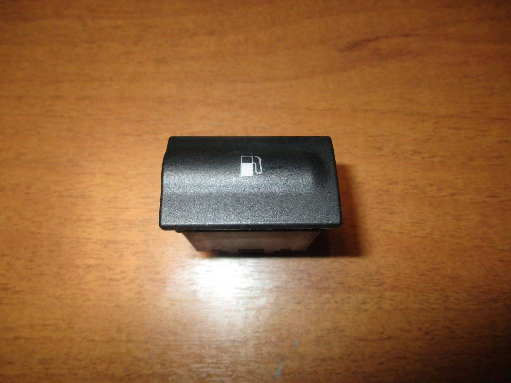 Кнопка открывания лючка бензобака, 500 рублей, Пермь