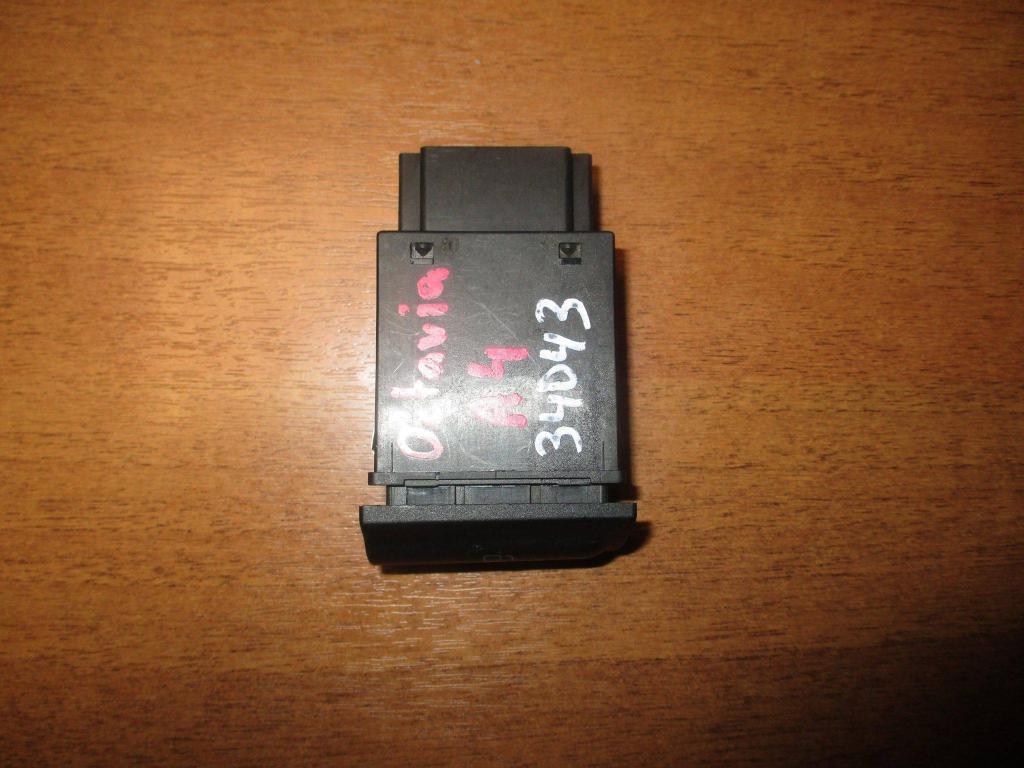 Кнопка открывания лючка бензобака, 500 рублей, Пермь