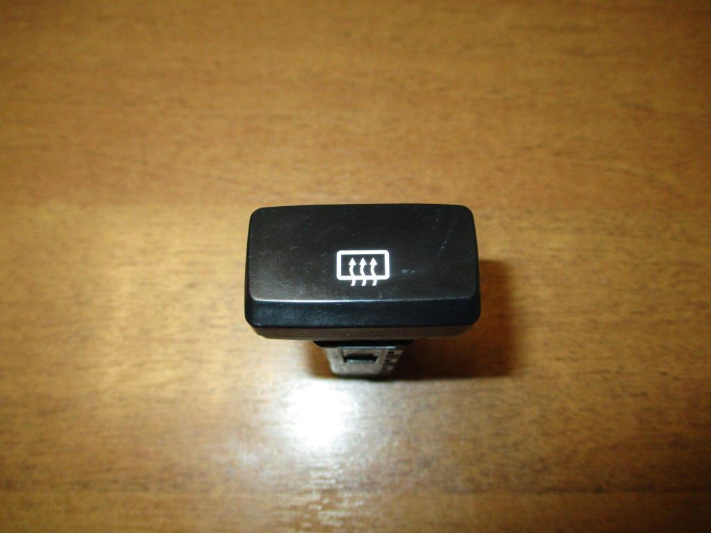 Кнопка обогрева заднего стекла, 500 рублей, Пермь