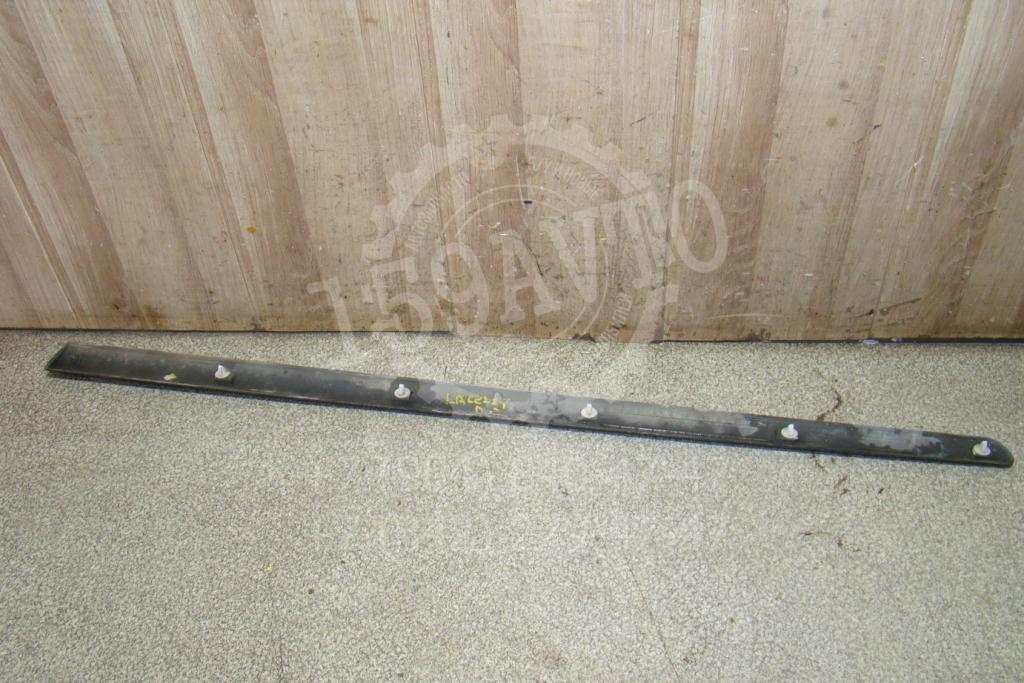 Молдинг передней правой двери, 1000 рублей, Пермь