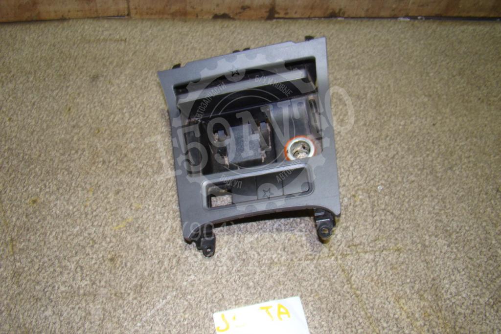 Пепельница передняя, 1000 рублей, Пермь