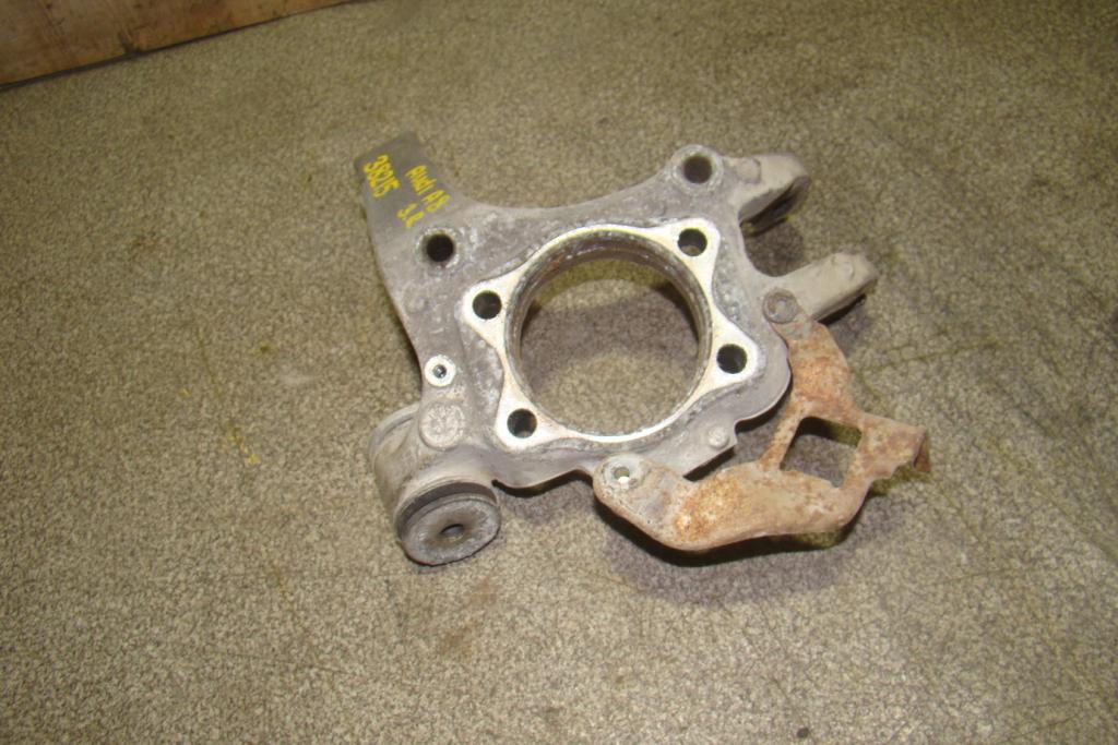 Кулак поворотный задний правый, 2000 рублей, Пермь