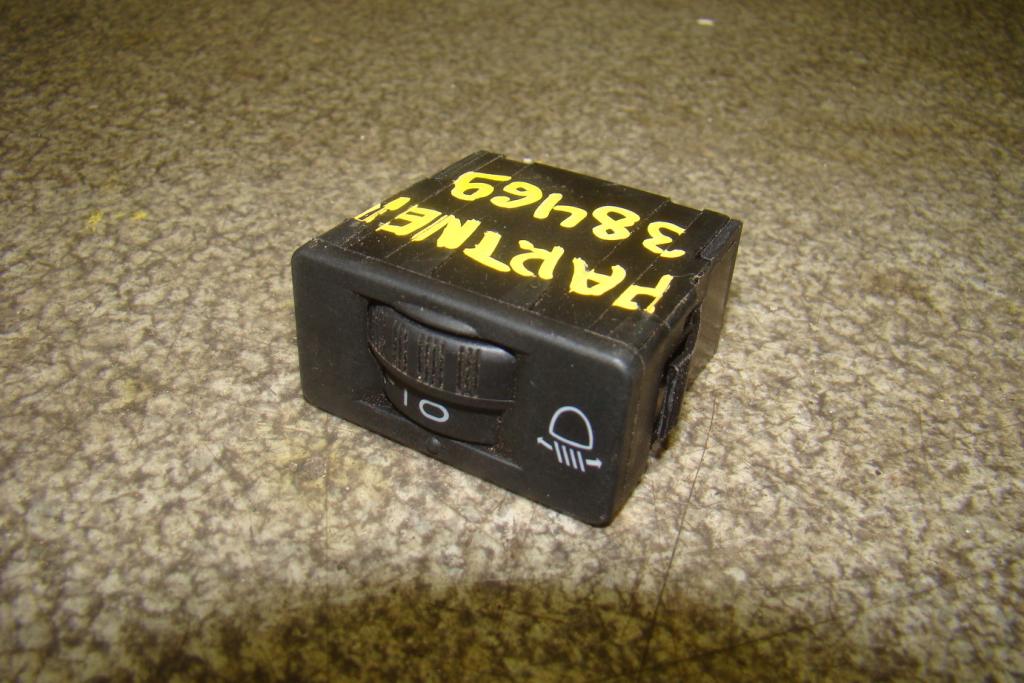 Кнопка корректора фар, 500 рублей, Пермь