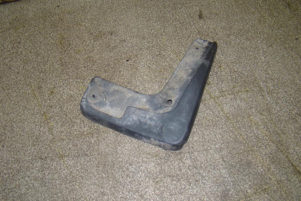 Брызговик передний правый, 500 рублей, Пермь