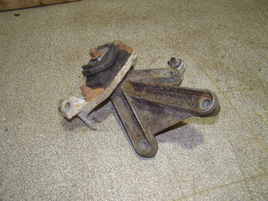 Опора КПП левая, 1500 рублей, Пермь