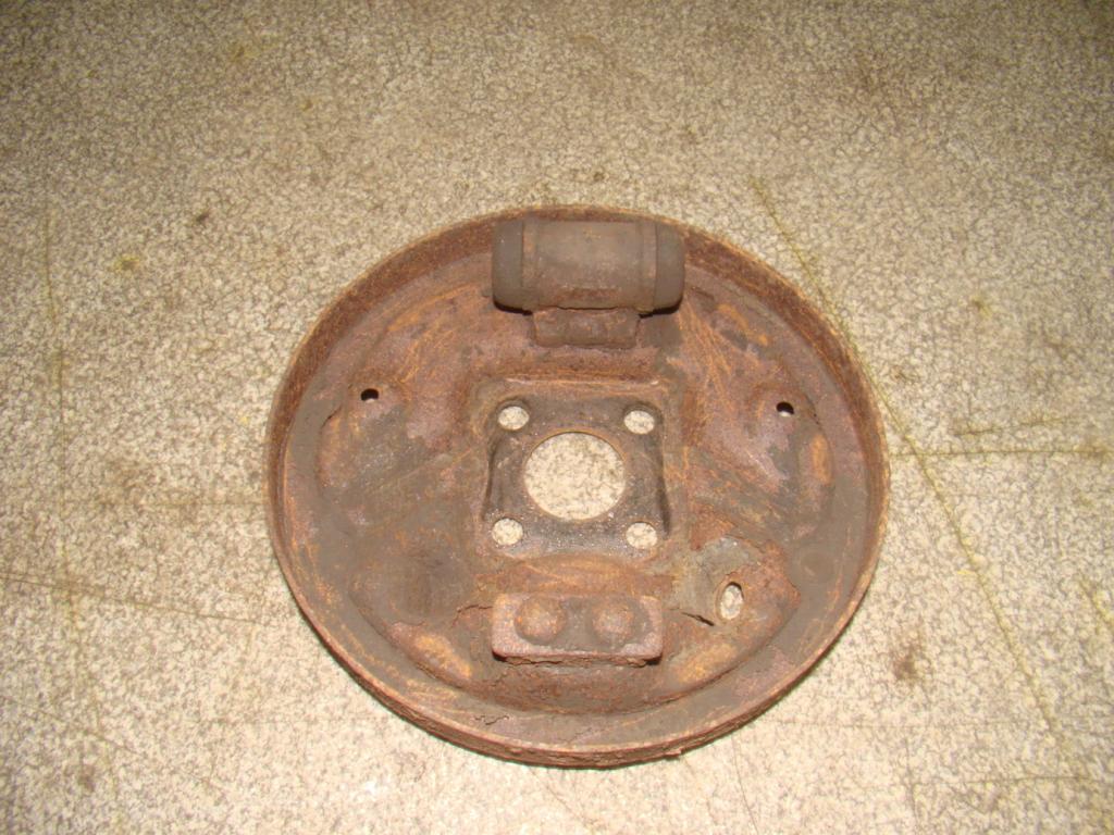 Щит опорный задний правый, 1000 рублей, Пермь