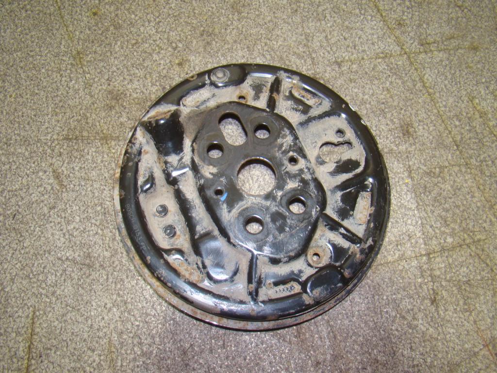 Щит опорный задний правый, 1000 рублей, Пермь