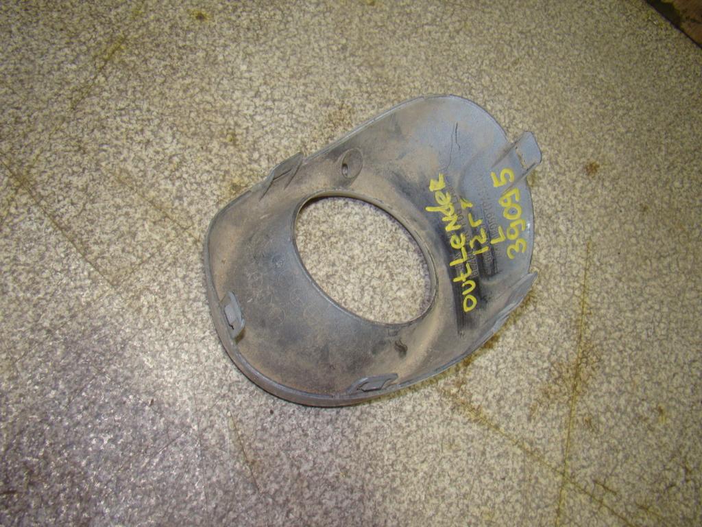 Рамка противотуманой фары левой, 1000 рублей, Пермь