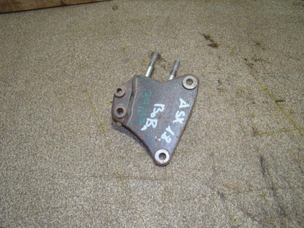 Кронштейн двигателя правый, 500 рублей, Пермь