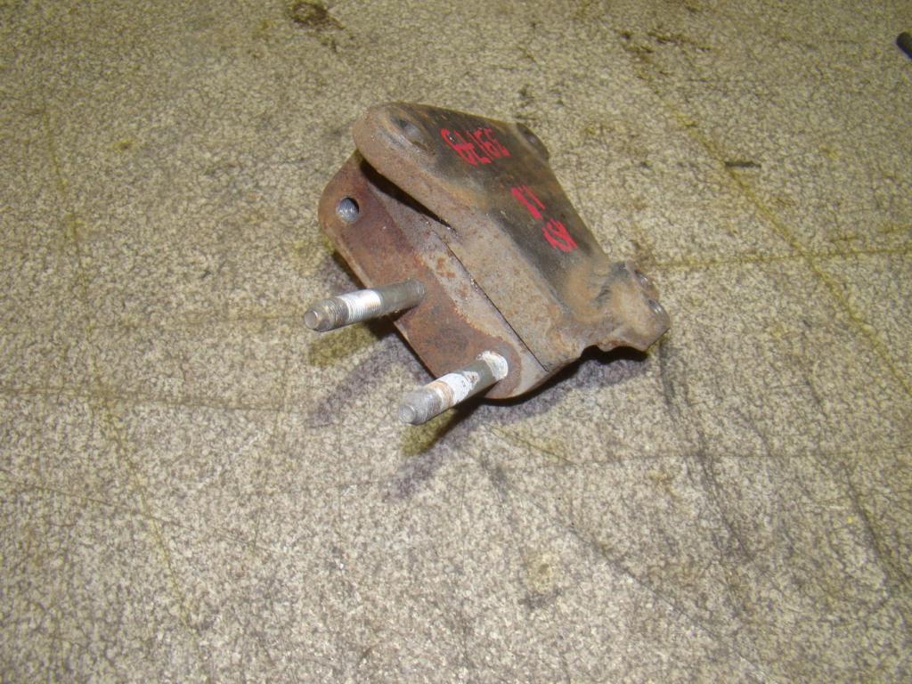 Кронштейн двигателя правый, 500 рублей, Пермь