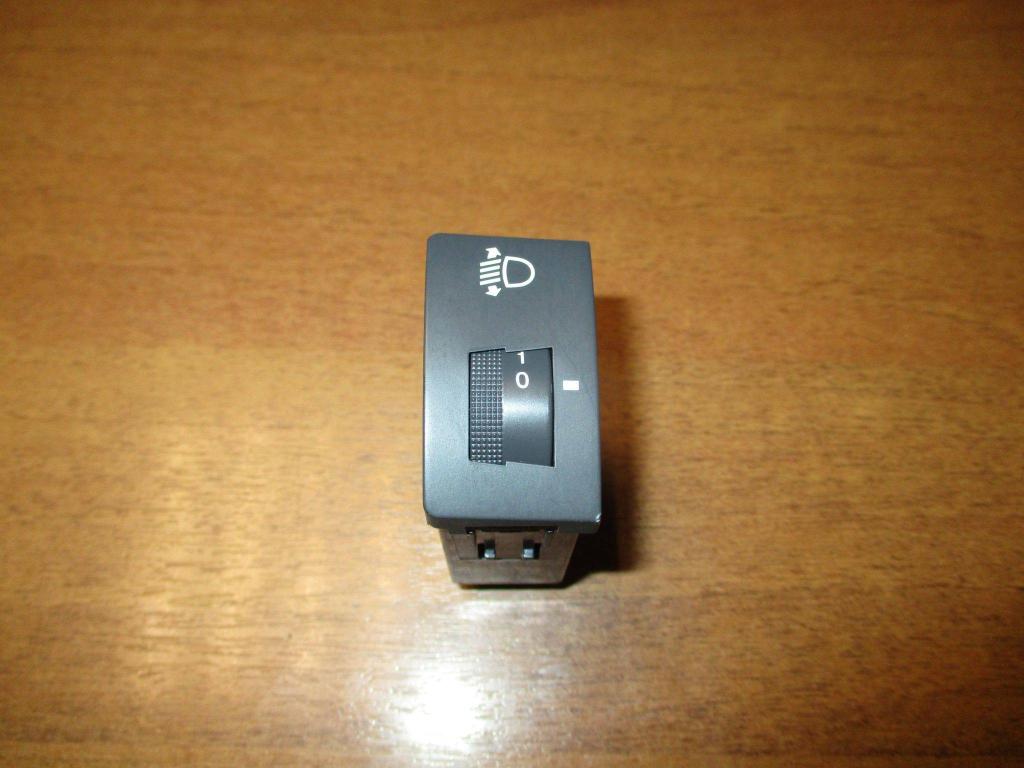 Кнопка корректора фар, 500 рублей, Пермь