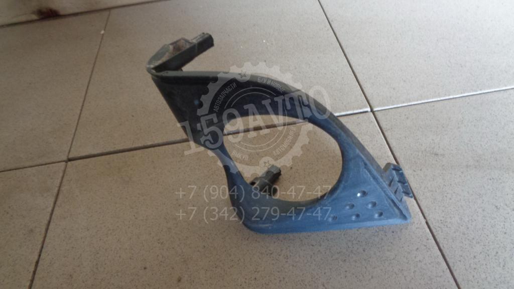 Рамка противотуманой фары правой, 1000 рублей, Пермь