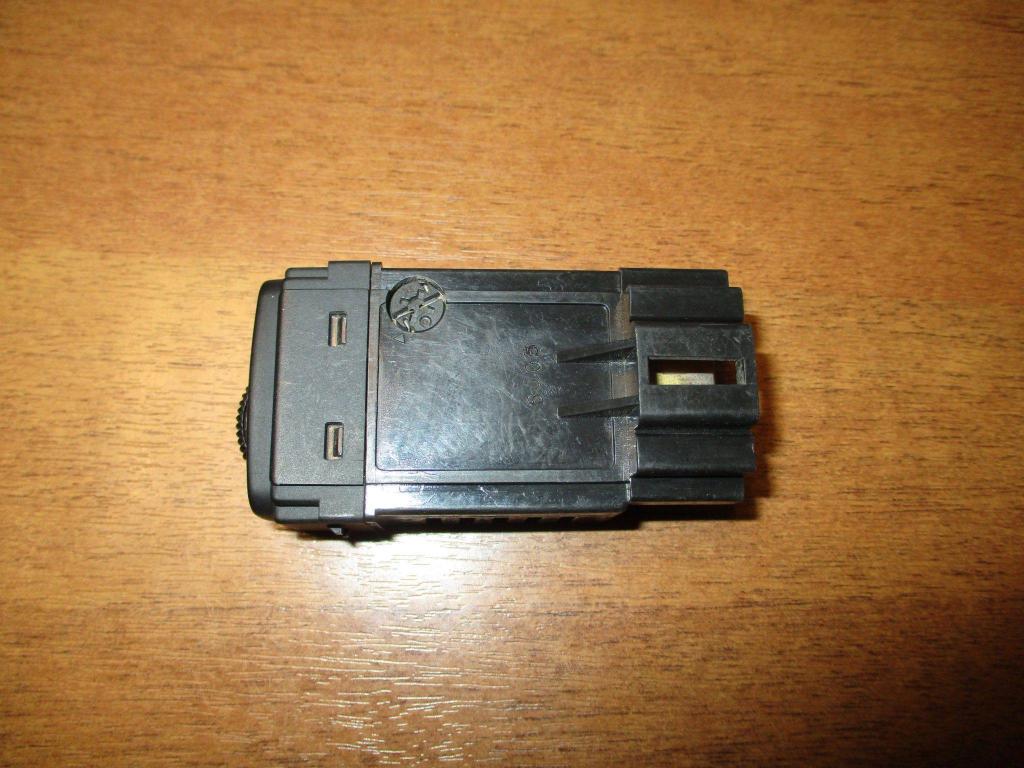 Кнопка освещения панели приборов, 500 рублей, Пермь