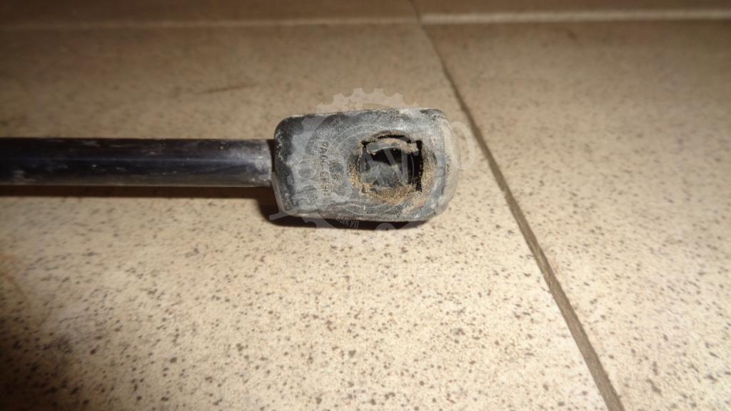 Амортизатор двери багажника, 500 рублей, Пермь